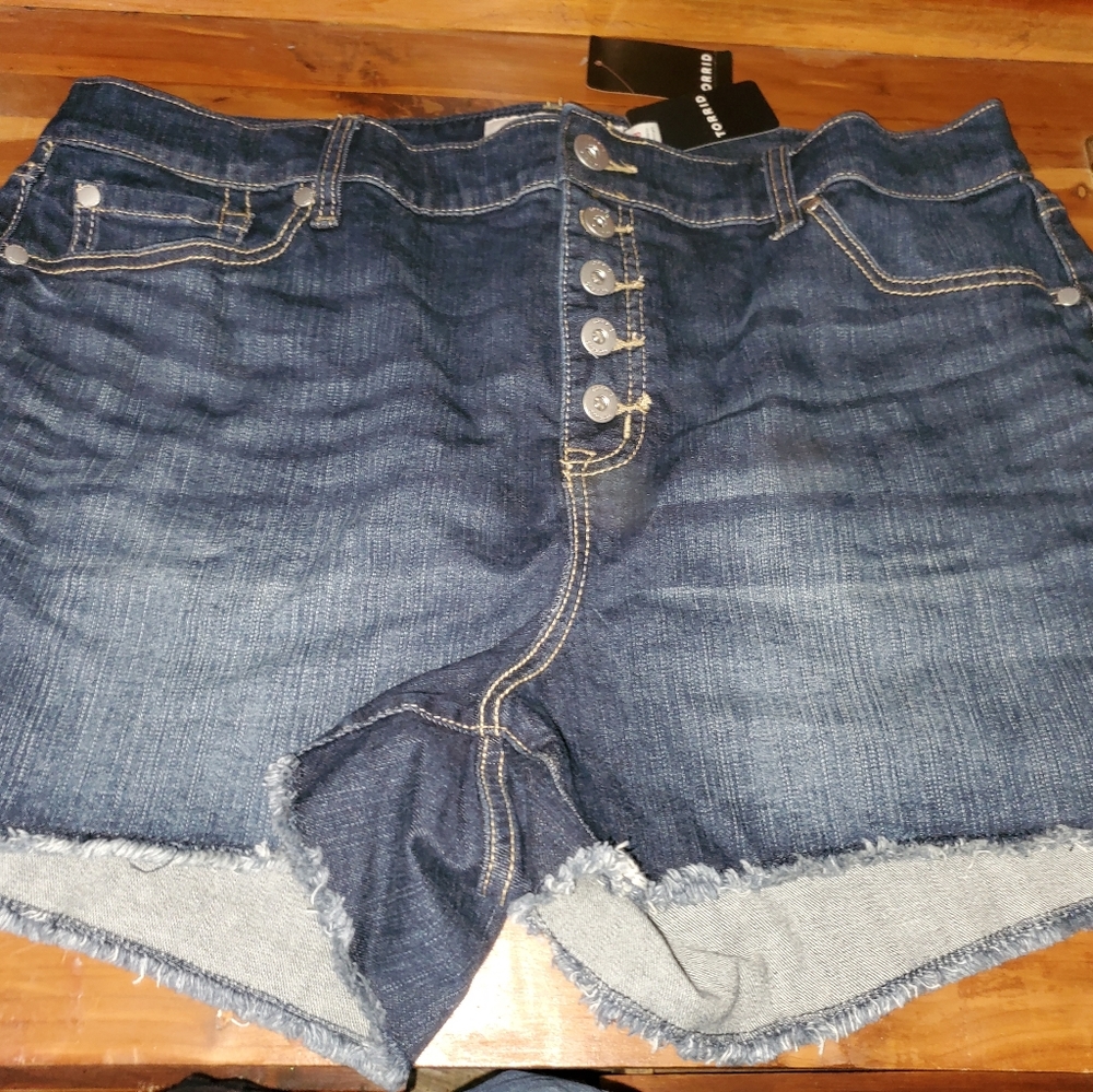 Blue jean shorts w buttons